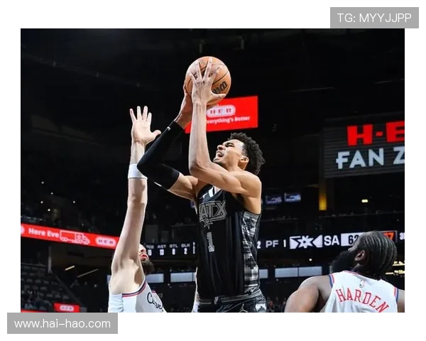 马刺与快船季后赛第六场激战回顾与精彩瞬间分析